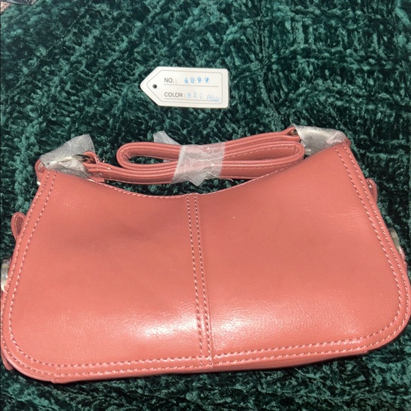 Handbags - Elegant Pink Leather Shoulder Bag